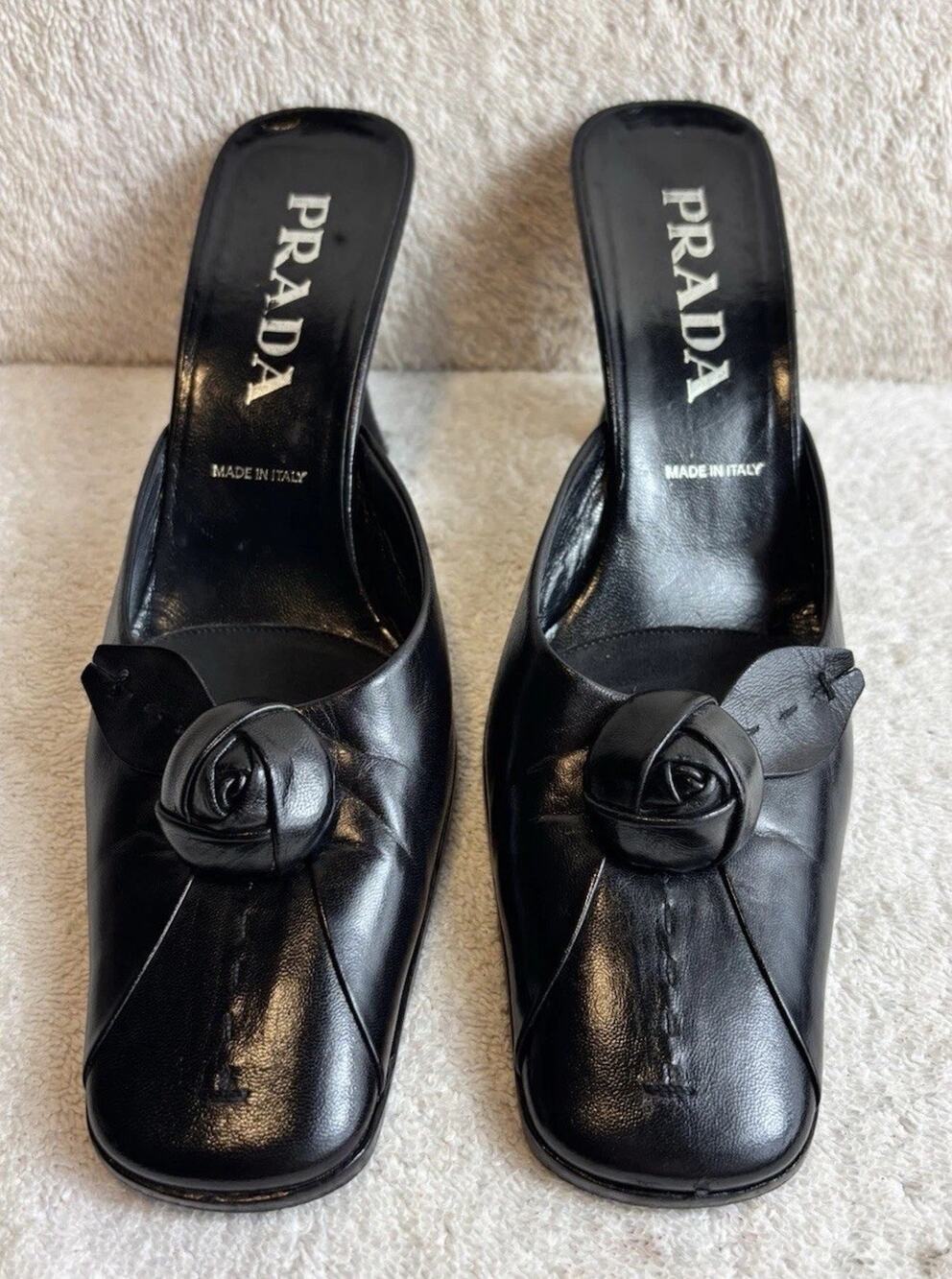 Ladies Prada heels low heel Square toe size eur 37-US 7 black leather